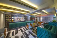 Lushan Yunlian Hotel (Guling Street Cableway Upper Platform) - bar