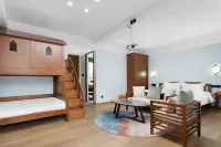 Heyin Jinxi Hot Spring Resort Homestay فنادق في تشونغ جَو