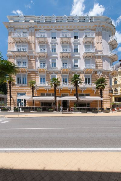 施設外観 ブリストル ホテル オパティアの写真