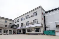 易縣甲辛假日飯店（易水湖太行水鎮店） 易縣狼牙山客運站附近的飯店