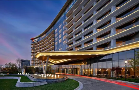 Qinhuangdao Marriott Resort Отели рядом с достопримечательностью «Hebei Institute of International Business and Economics - Comprehensive Building»