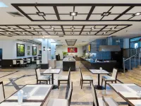 Pinnacle Lumpini Park Hotel MRT クロントゥーイ駅周辺のホテル