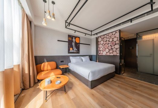 5. 재맥스 호텔 주..