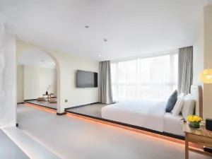 Li River Promise Hotel （Guilin Elephant Trunk Hill & Two Rivers and Four Lakes Scenic Area）