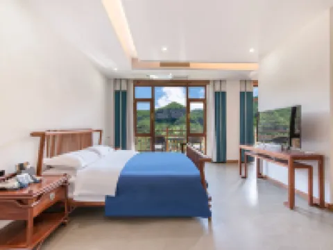 Yuntaishan Puju Lakeside Homestay فنادق في شيو وو