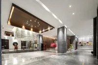 Green Oriental Hotel (Xiaogan East Railway Station)