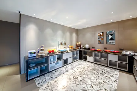 Lufeng Yueheng Hotel (Guangtong Branch) Отели в г. Луфын