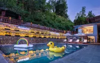 Lanting Elegant Restaurant Hotel (Zhangjiajie National Forest Park Sign Store) Hotels near West Sea