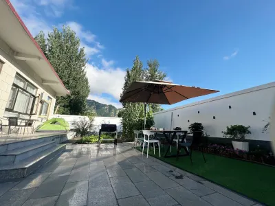 Yesanpo Haitang Xiaoyuan Hotels near Yesanpo White Grass Scenic Area