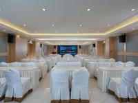 Vienna Hotel (Jianshui High-speed Railway Station Expressway Crossing Branch)