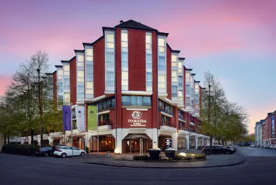 DoubleTree by Hilton Hannover Schweizerhof Hotel dekat GOP Variete Theater Hannover