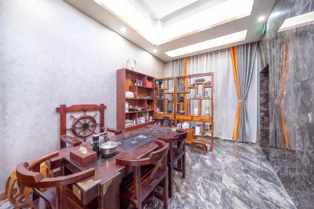 Ark 8th Hotel (Jinhua South Railway Station and Subway Station) Отели рядом с достопримечательностью «Huangdaxian Scenic Area»