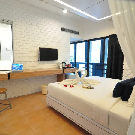 Forty Winks Phuket Hotel