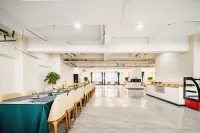 โรงแรมหลงจู เซียงซี หลี่เชอ สาขา สถานีรถไฟความเร็วสูงตะวันออกซู่หยาง - พร้อมอาหารเช้า