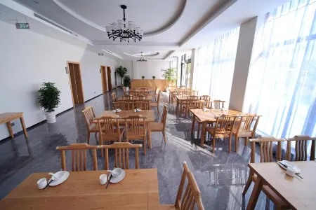 Guanxun Light Luxury Resort (Qiandao Lake Scenic Area Store) Отели рядом с достопримечательностью «The Qxtd Lion Ctiy»