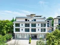 Qingcheng Mountain Town Mountain and Island B&B Hotels near Dujiangyan China Giant Panda Garden (formerly known as Panda Paradise)