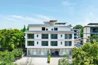 Qingcheng Mountain Town Mountain and Island B&B Hotels near Chengdu Neusoft University