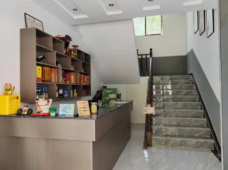 Kang County Dexinju Farmyard