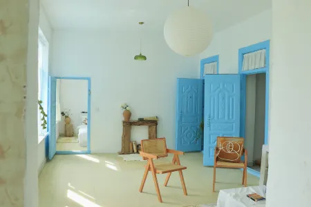 Before Sunset courtyard Отели рядом с достопримечательностью «Xinyi Self-Drive Campground (Sayram Lake Branch)»