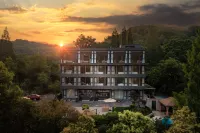 Xinchang Huaqianyueshang Homestay (Nineteen Peaks) Hotels in Xinchang