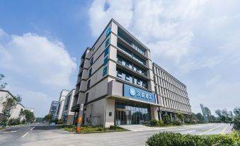 Hanting Hotel (Jinan Yaoqiang Airport Aerospace Avenue)