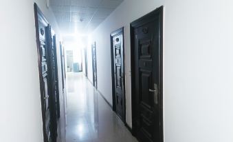 Zhengding Xinduo Supermarket Hotel