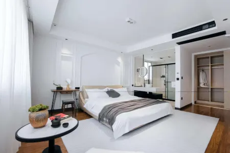 Xiandu Half Mu Huatian Homestay Отели рядом с достопримечательностью «Furong Gorge»