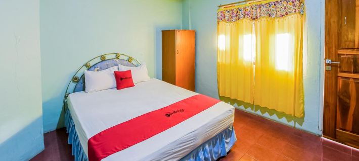 RedDoorz near Mangrove Forest Kupang Hotels in Kupang