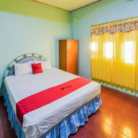RedDoorz near Mangrove Forest Kupang