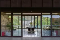 Lihuagu Water Residence Hotel Hotels in Xinyi