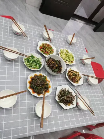 Huoshan Jingjingyuan Inn Отели в г. Хошань