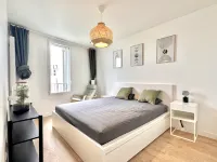 Spacious Apartment near Vincennes forest on Bd Poniatowski Hotels in Paris