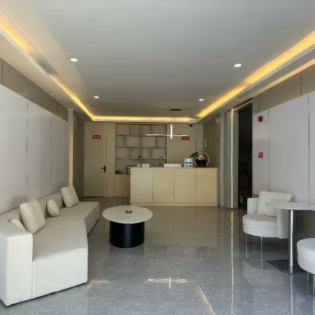 Baiyu Linqi Hot Spring Hotel