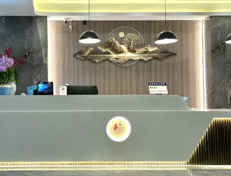 Qiongzhong Xiangyun Hotel