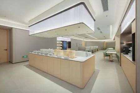 JI Hotel (Shanghai Hongqiao Transportation Hub Liaoshen Zhicheng) Отели рядом с достопримечательностью «Dayuantong Temple»