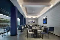 桂林陽朔遇龍河十里畫廊輕居酒店