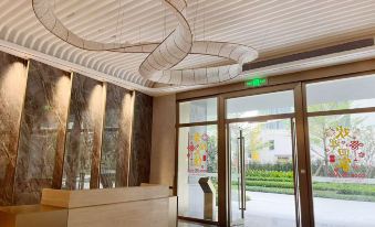 Luke National Chain Apartment (Humen Railway Station Poly Time Zone)