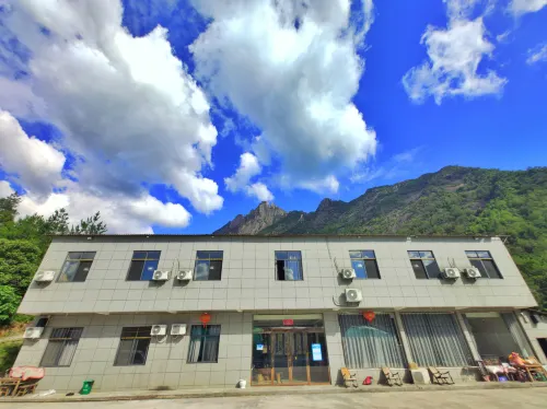 Mingyang Lake Resort