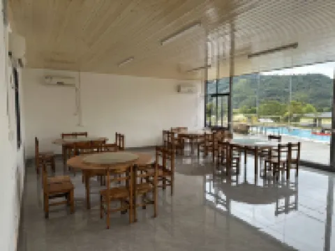 龍門南崑山聚龍露營溯溪溫泉民宿