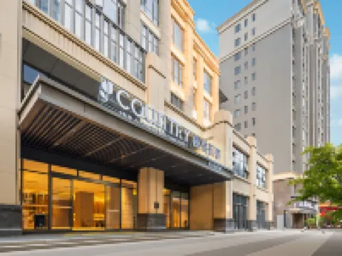 Courtyard by Marriott (Yunyang Binjiang Road Chengzhongcheng Shopping Mall Branch Hotels in Yunyang County