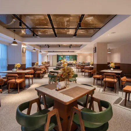 James Joyce Coffetel (Jiangmen Wuyi University Thirty-three Street Branch)