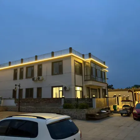 Huguang Yunju Homestay (Weishan Island)