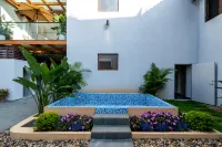 Fancheng Garden Hotel (Fuxian Lake) - Pools