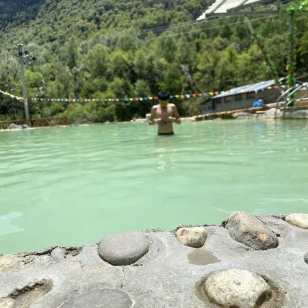 Kangding Zhongguhong Hot Springs Camp Accommodation