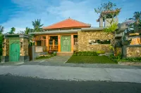 Pesantian Villa & Warung Puri Cetho附近的飯店