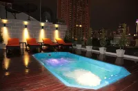 FX Hotel Metrolink Makkasan - Rooftop Pools