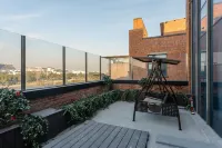 Atour X Hotel, near Renmin Bridge South Metro Station, Panmen Scenic Area, Suzhou Hotel in zona Pan Gate