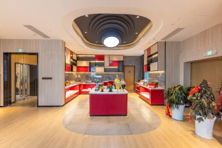 Ibis Lanzhou Zhongchuan Airport Hotel Отели рядом с достопримечательностью «Gansu University of Political Science and Law Lanzhou New Area New Campus»