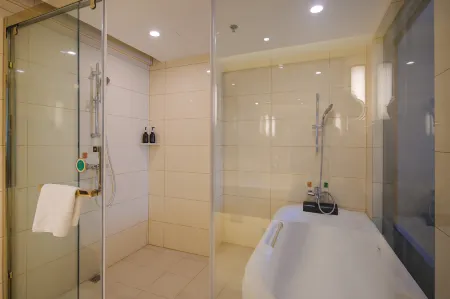 Vienna International Hotel (Xuyi Hongwu Avenue)