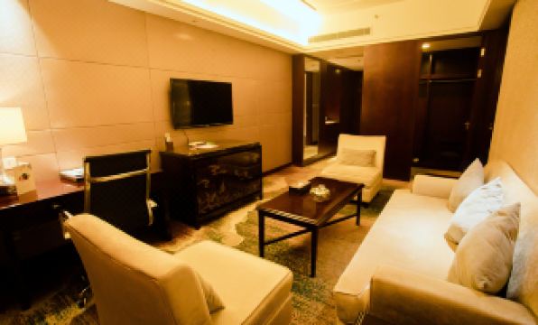 Taihu County Huating Lake Century International Hotel